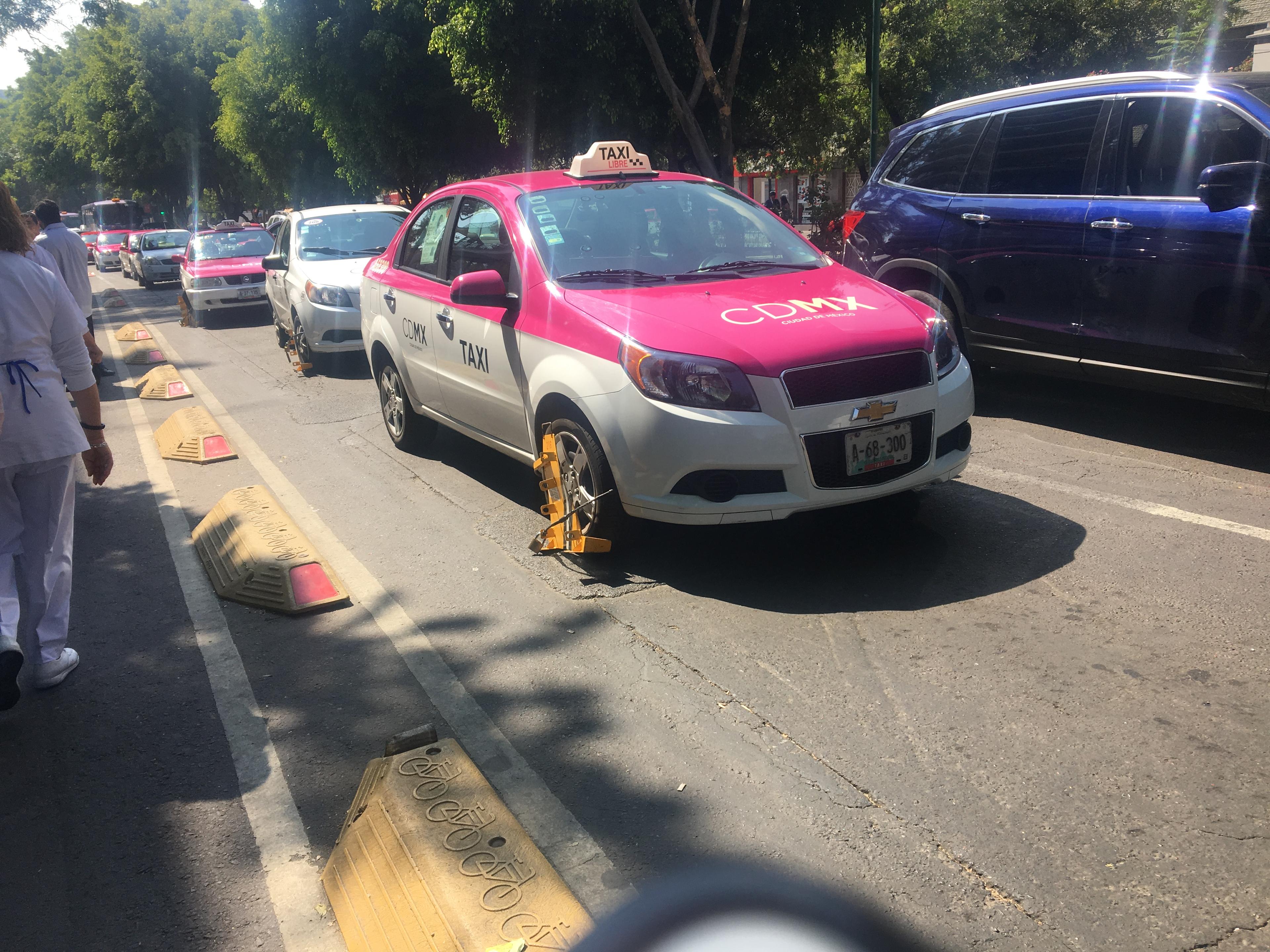 CDMX, transporte público, araña, taxi