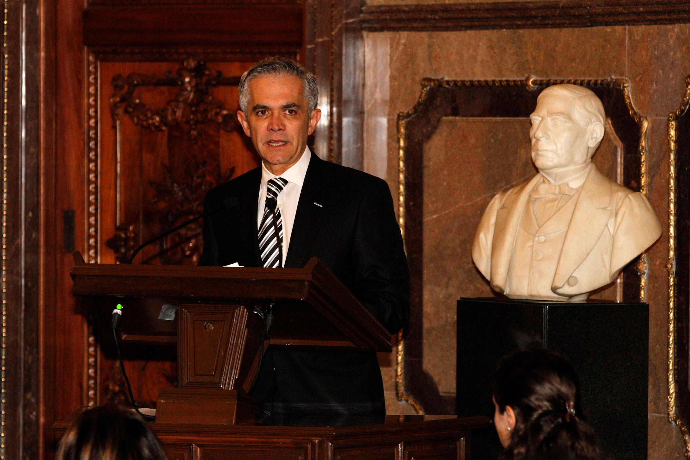 Presiona Mancera al Frente para decidir elección de candidato