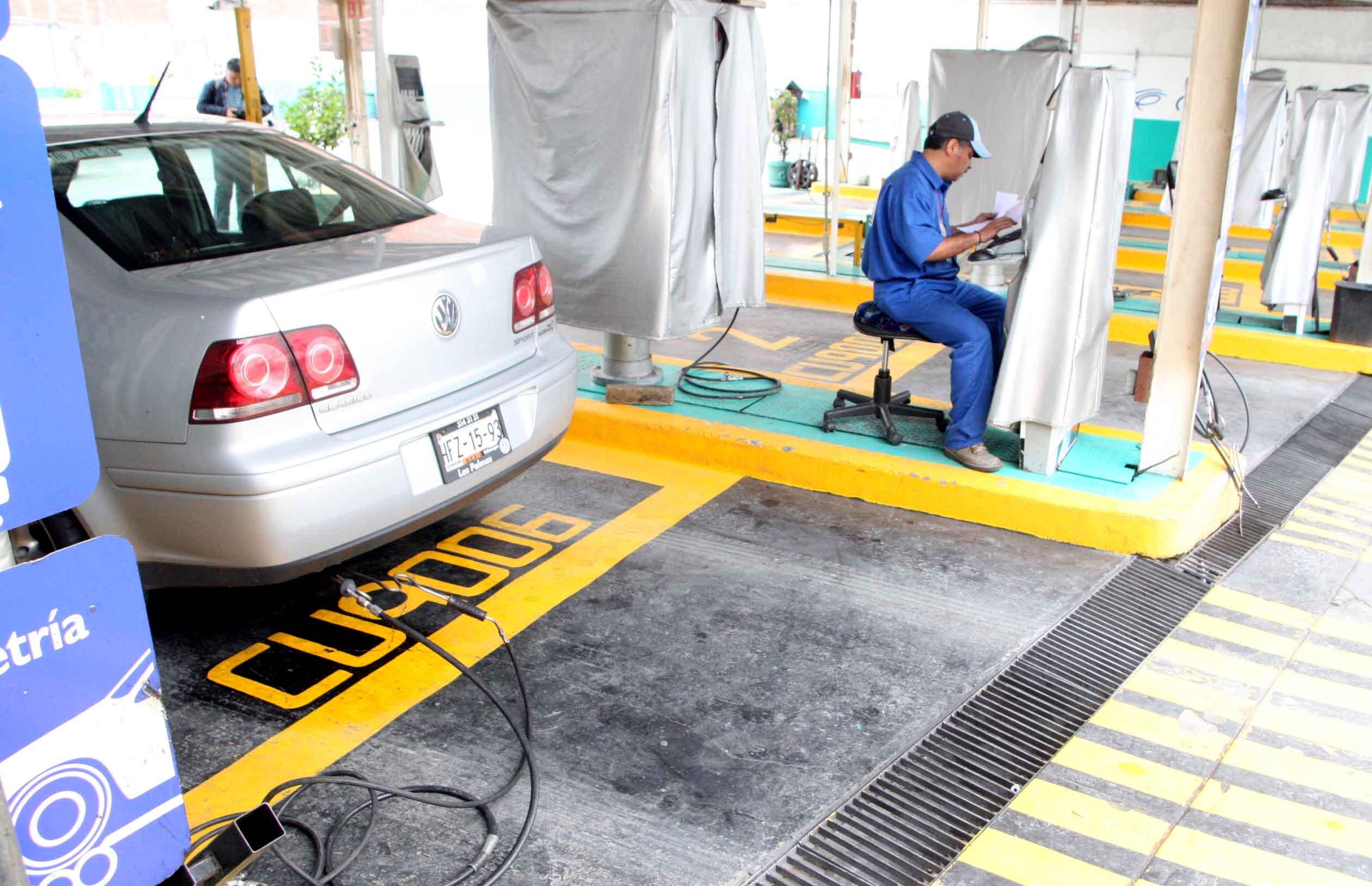 ¿Tu auto tiene engomado verde? ¡Que no se te pase la verificación!