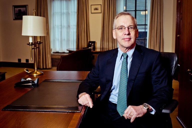 Caídas en Wall Street son solo "pequeñas migajas": Dudley