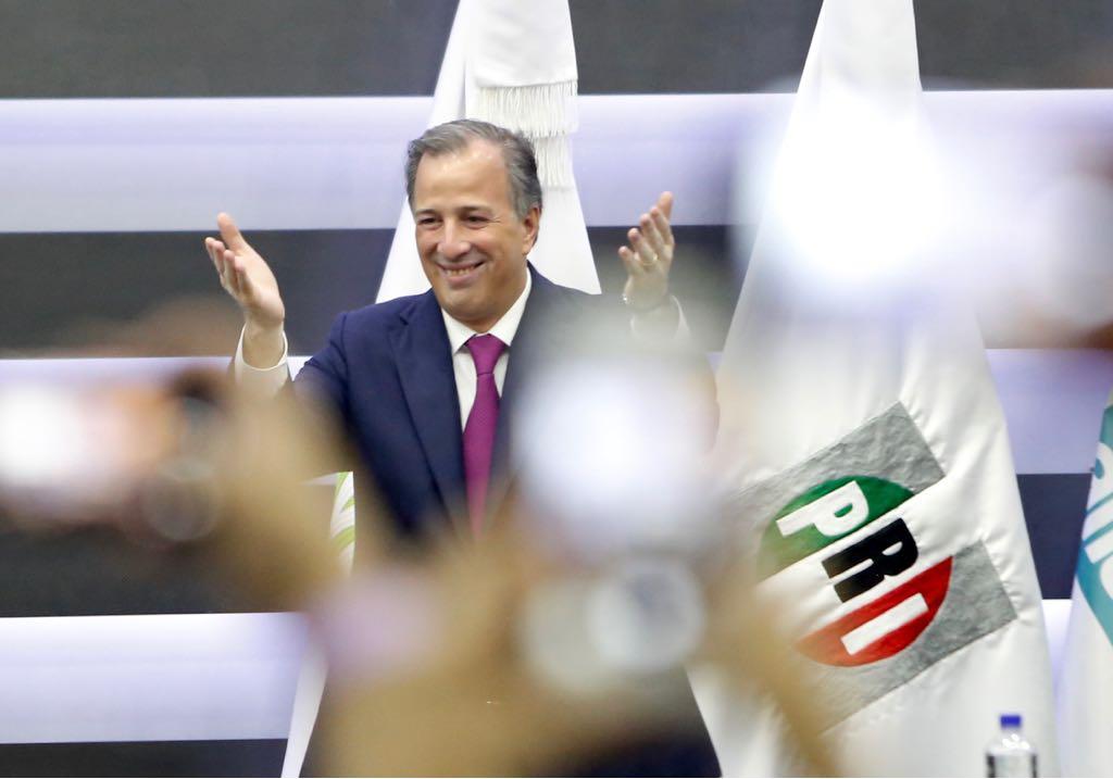 Meade: lamento que algunos insistan en mandar al carajo las instituciones