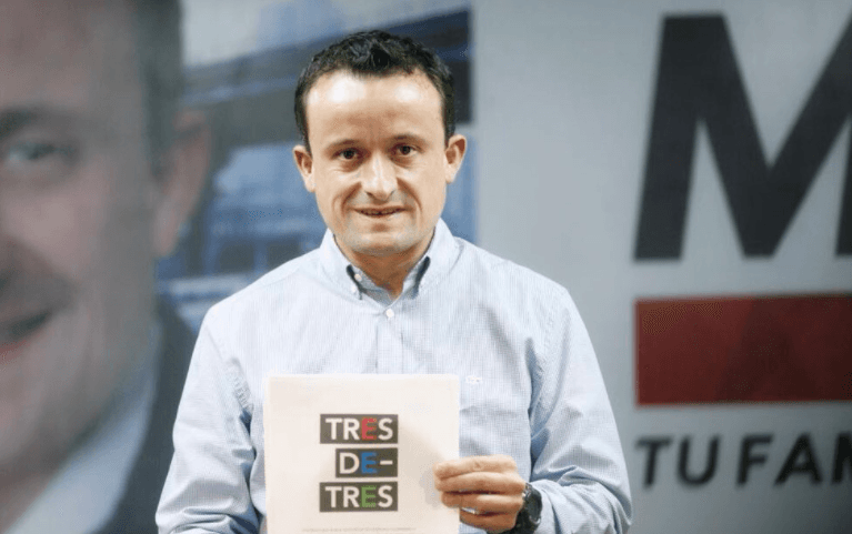 Presenta Mikel Arriola su declaración 3 de 3