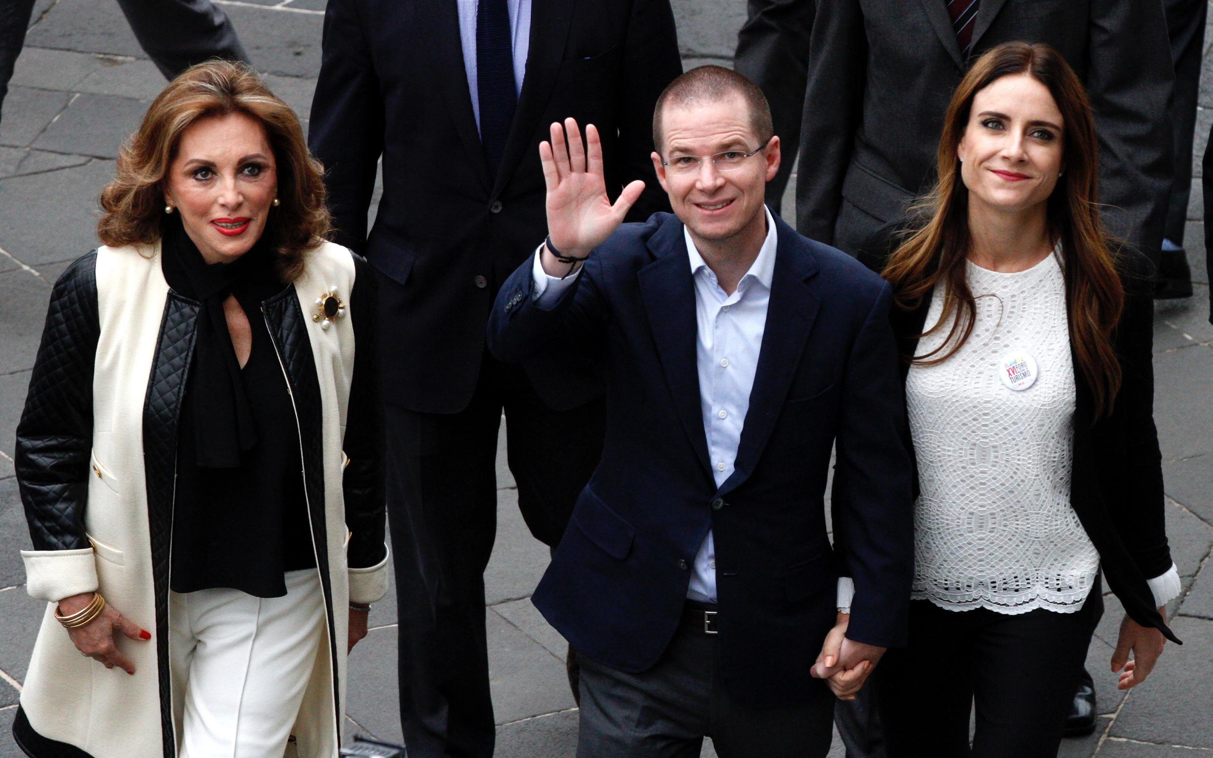 Anaya el populista; promete tarjetas con $1,500 al mes y ¡de por vida!