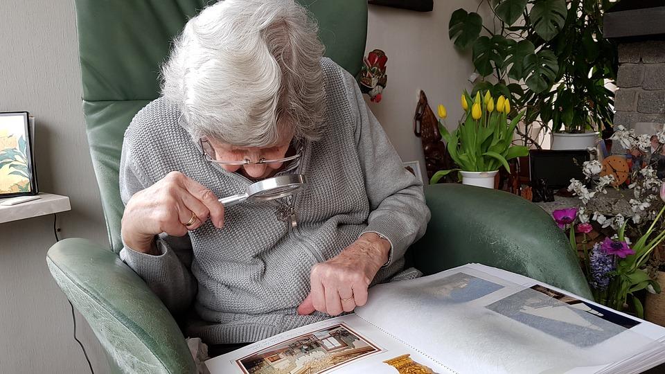 Fraudes contra adulto mayores aumenta hasta 320% en los últimos años