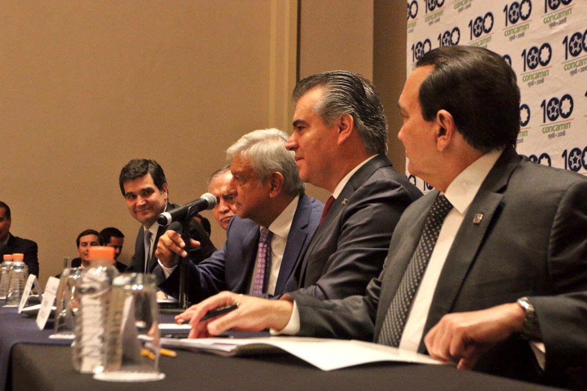 Plantea Andrés Manuel López Obrador "rescate" del sector energético