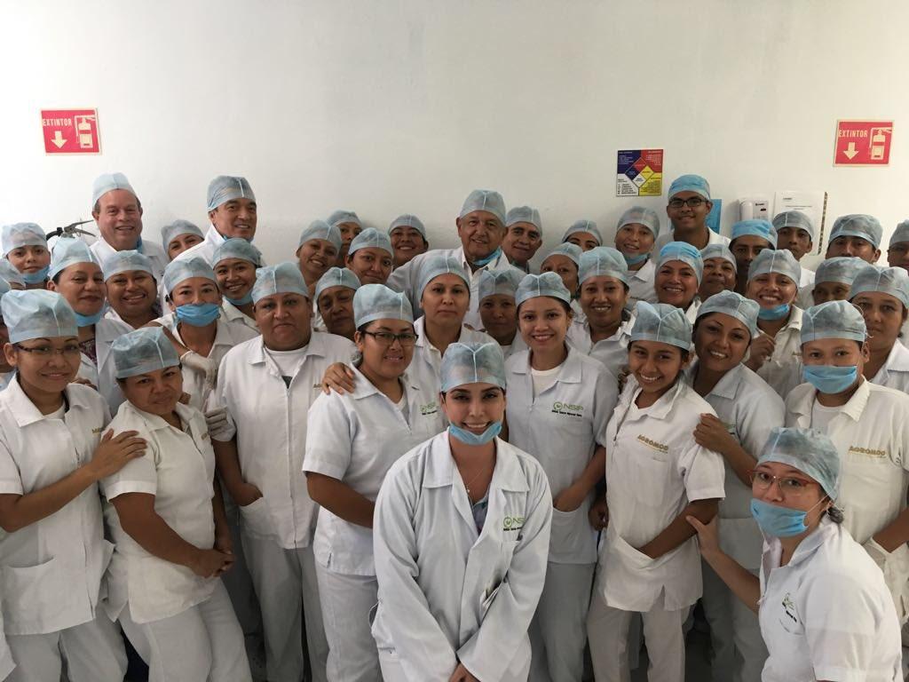Visita Andrés Manuel Agromod, empresa de Alfonso Romo
