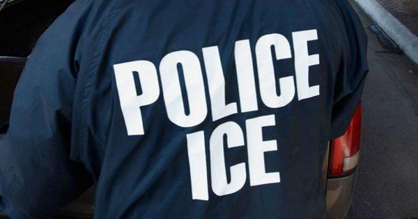 Arrestan a más de 150 inmigrantes en fábrica de Texas