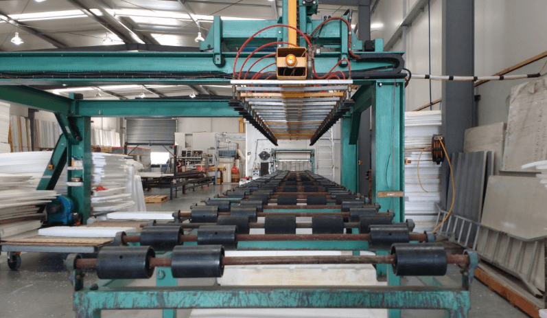 Retrocede en septiembre producción industrial de EU por huelga de GM