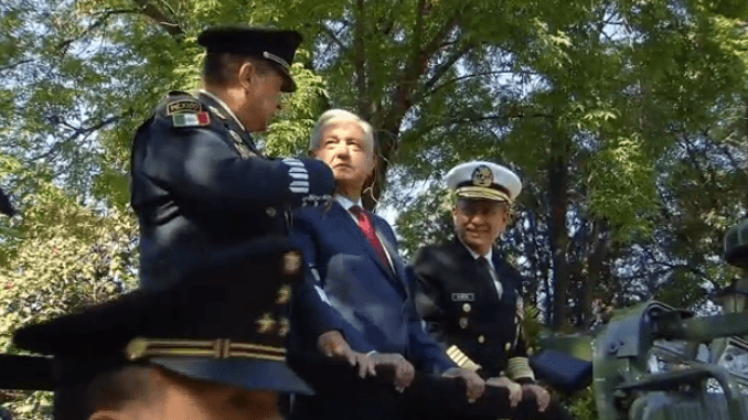 Conmemora AMLO el 107 aniversario de la Marcha de la Lealtad