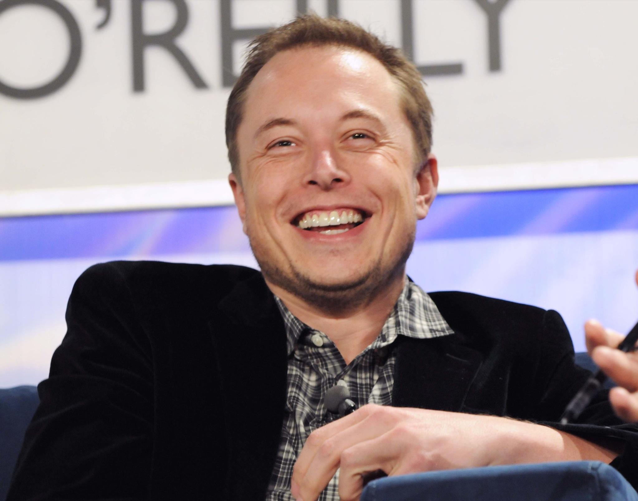 Tesla rompe su racha roja en mercados; cierra con rebote de 19.6%