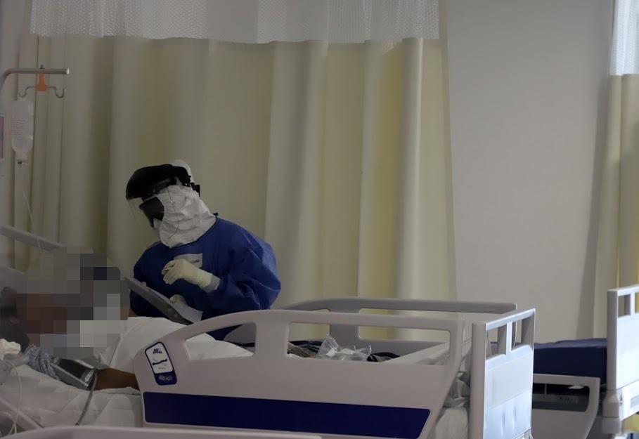 Michoacán pone en cuarentena a buque con 13 pacientes de Covid