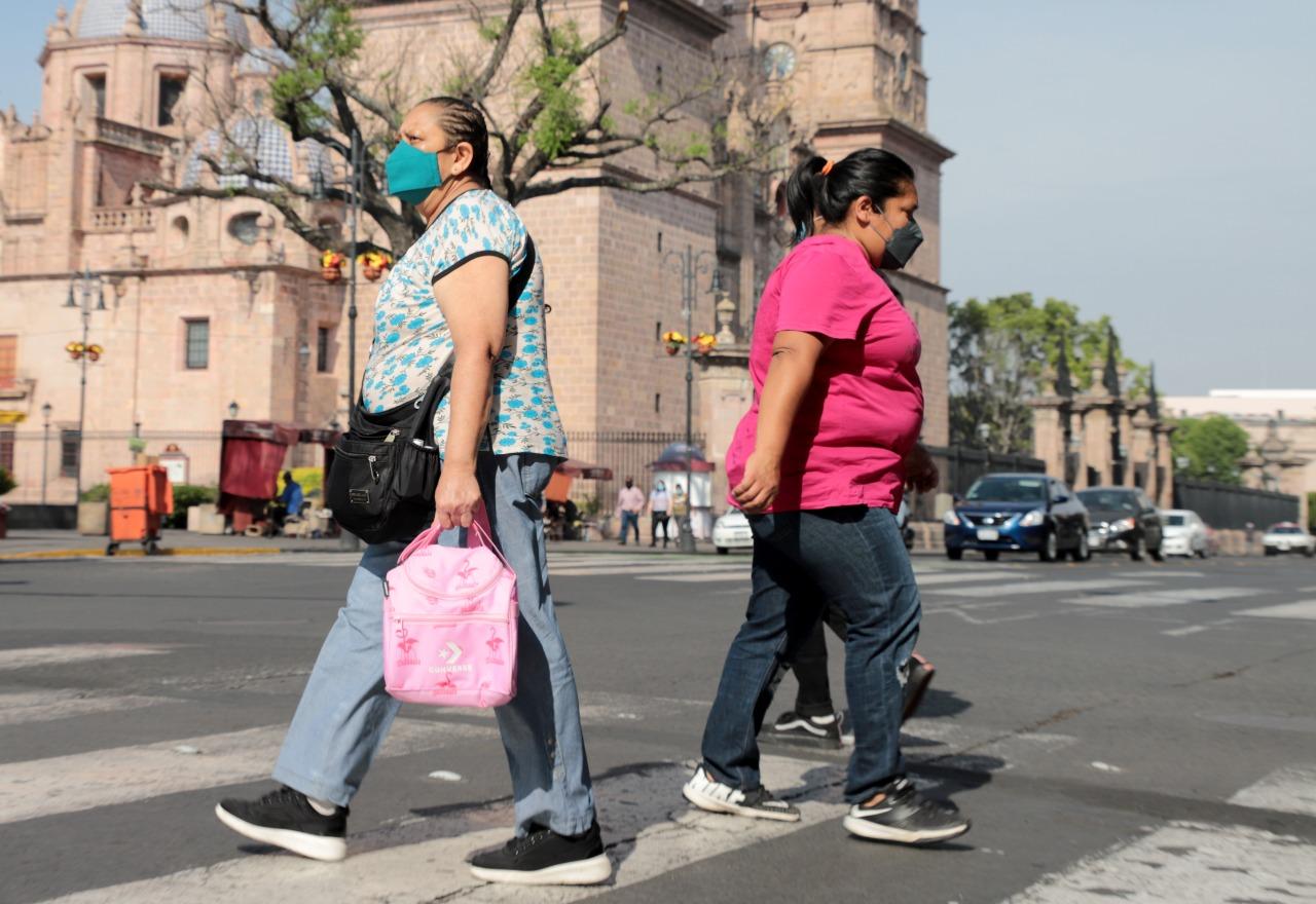 Crece la tercera ola; confirman 12 mil 821 casos nuevos de COVID