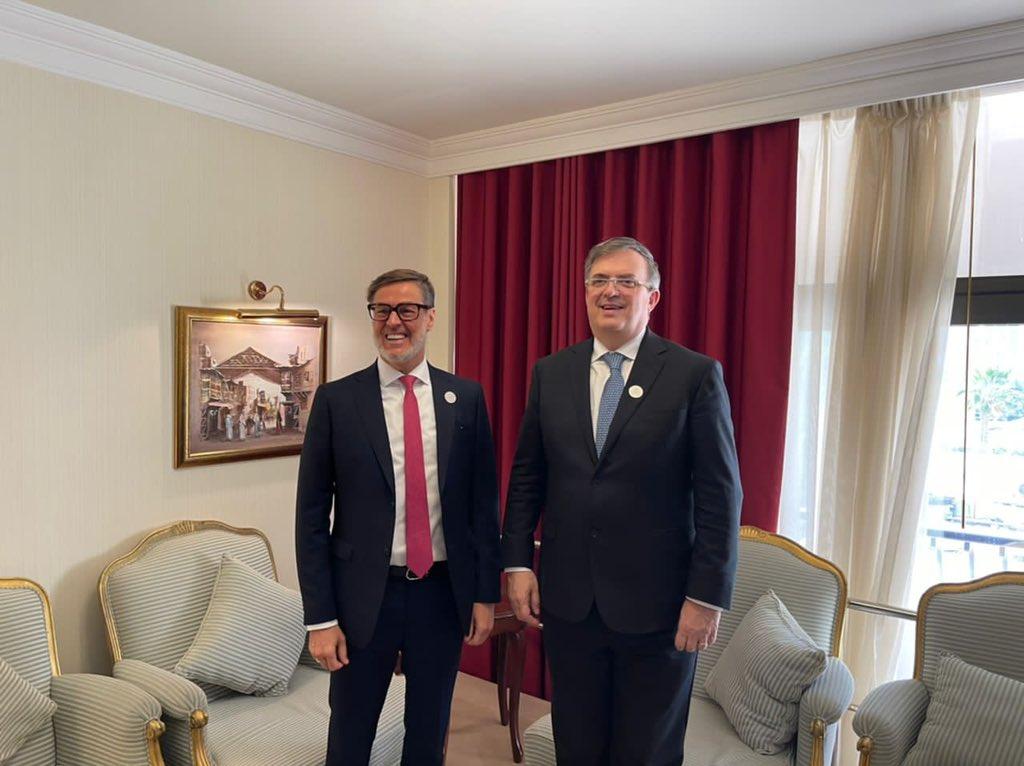 México, Venezuela, Ebrard