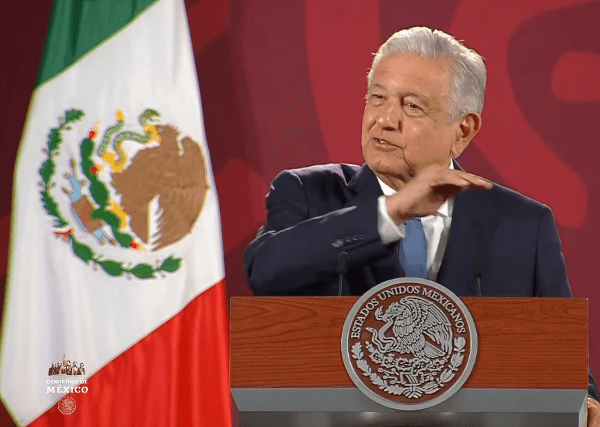 AMLO, AICM