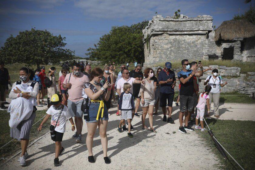 Turistas en Tulum / @SECTUR_mx