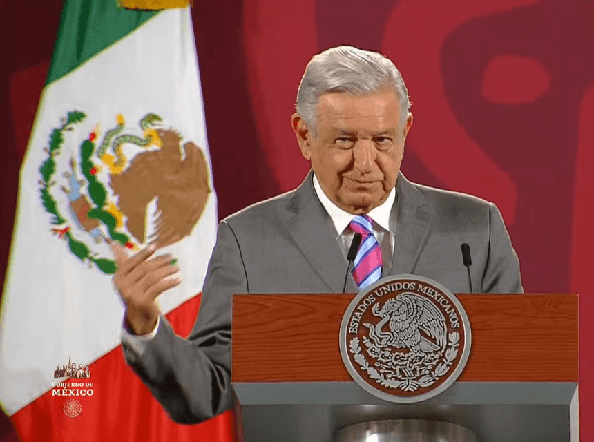 AMLO, Mexicana de Aviación, conferencia