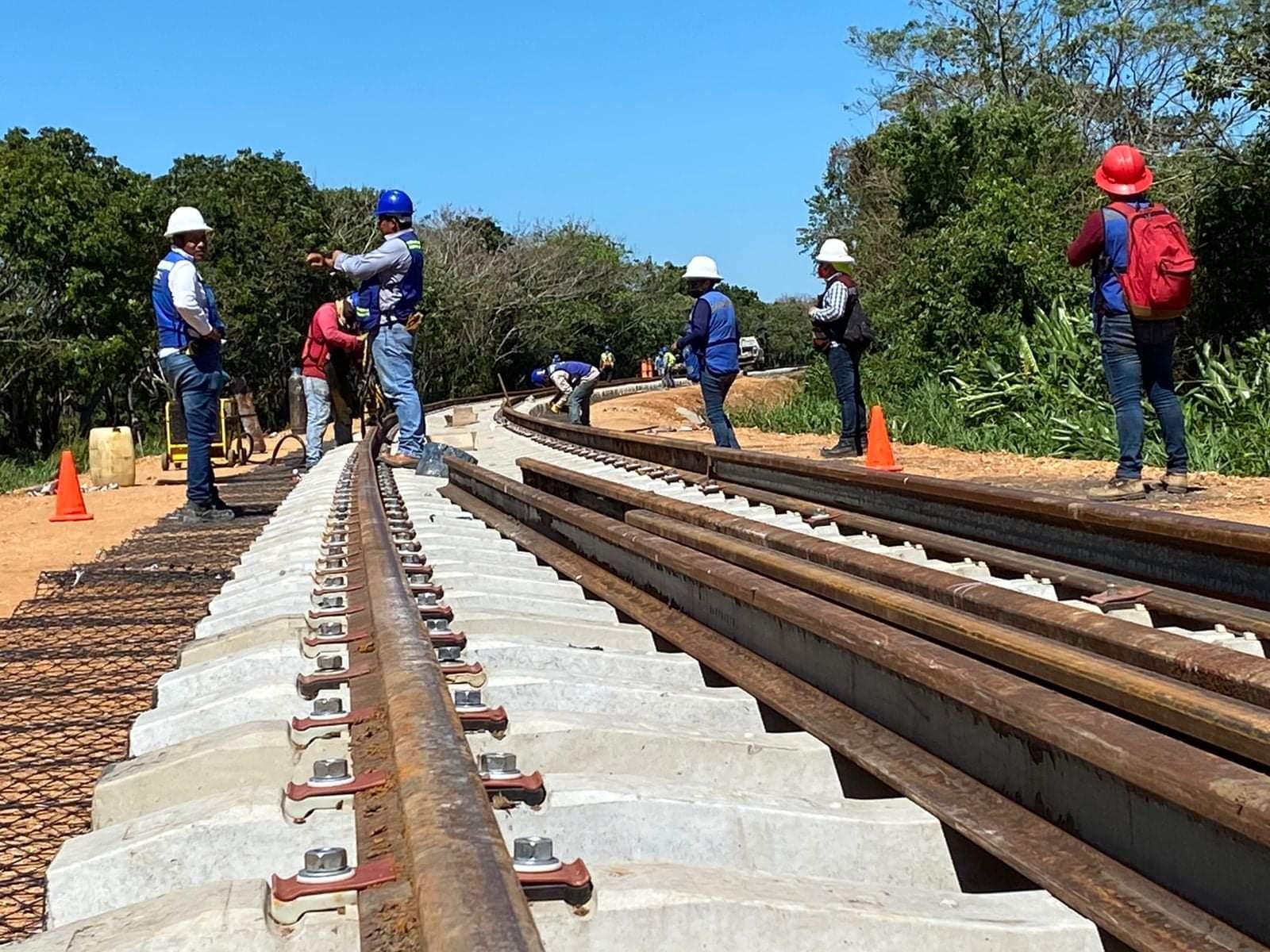 Ferrocarril del Istmo de Tehuantepec / @ferroistmo