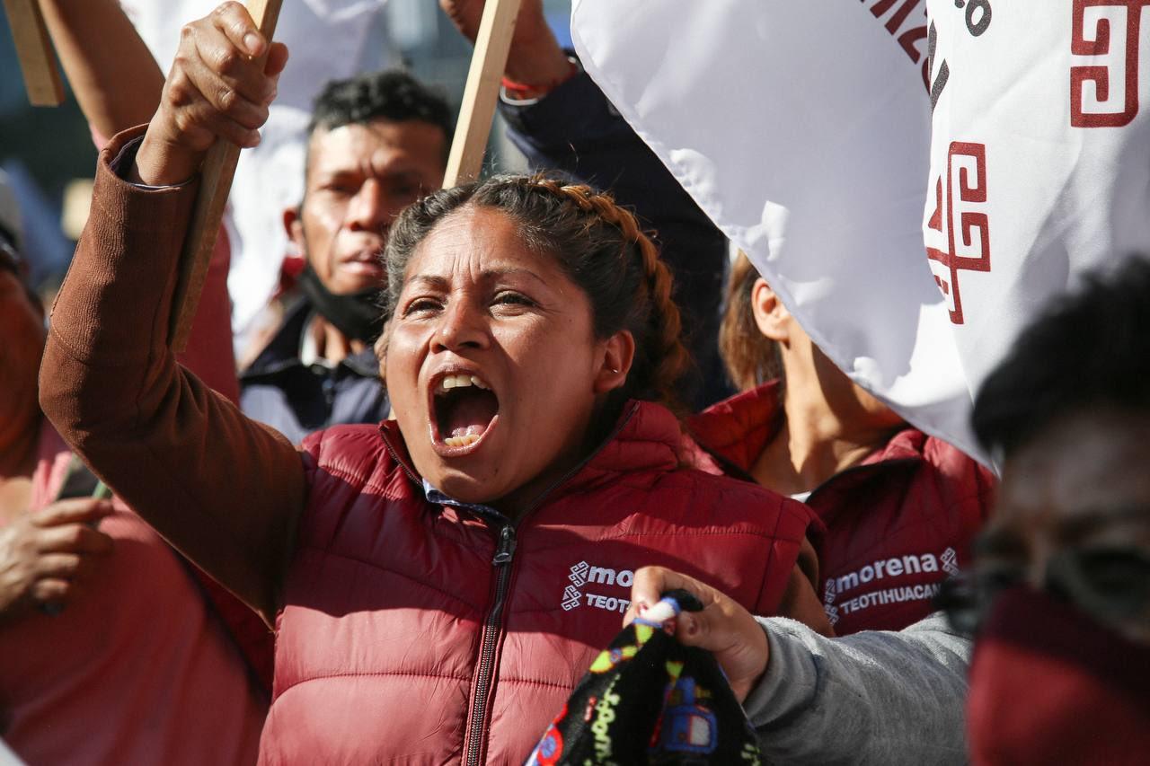 Participantes en la manifestación por los 4 años de toma de posesión de AMLO / @adan_augusto, FMI