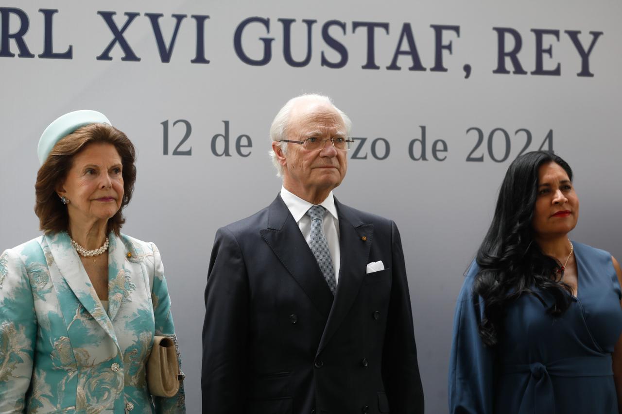 Reyes de Suecia Silvia y Carlos Gustavo / @SwedeninMX