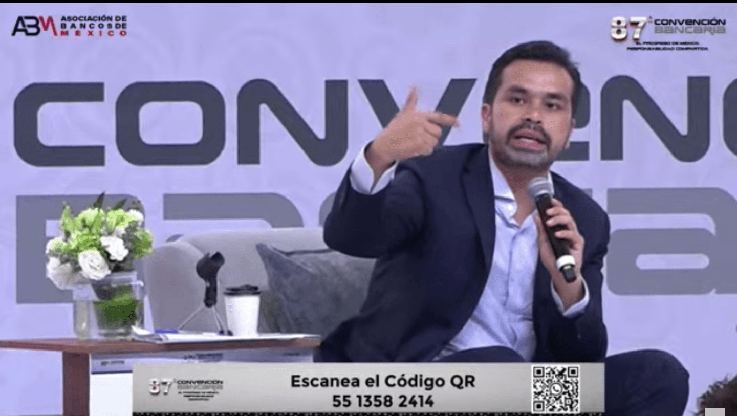 Jorge Álvarez Máynez en la 87 Convención Bancaria