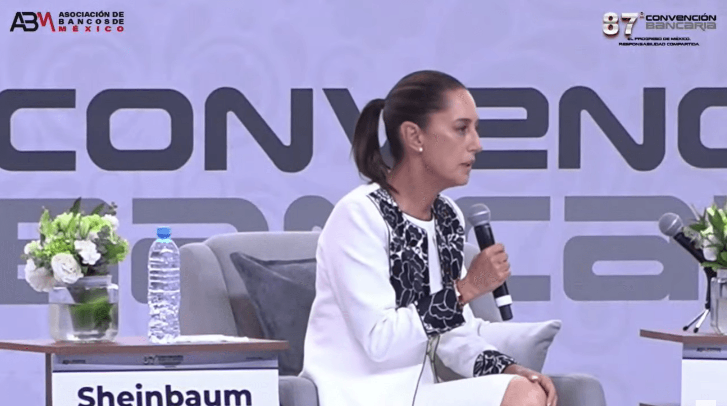 Claudia Shienbaum en la 87 Convención Bancaria