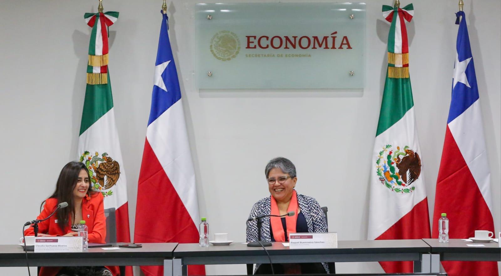 Claudia Sanhueza y Raquel Buenrostro / @SE_mx