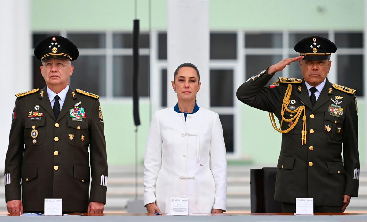 Al centro, Claudia Sheinbaum / https://www.gob.mx/presidencia/