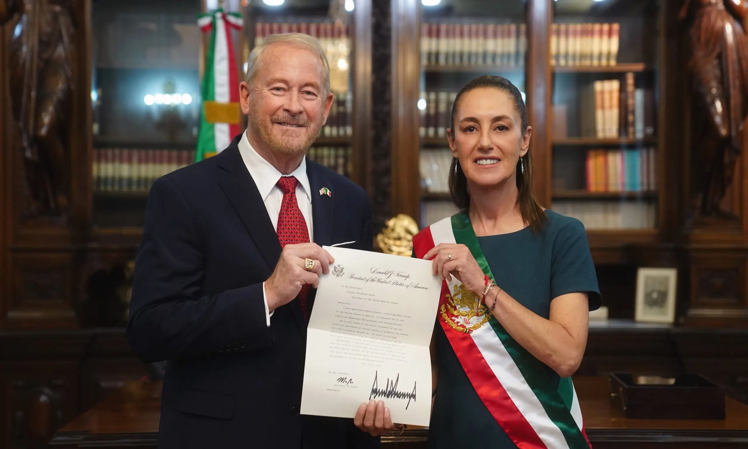 Ron Johnson y Claudia Sheinbaum / @Claudiashein