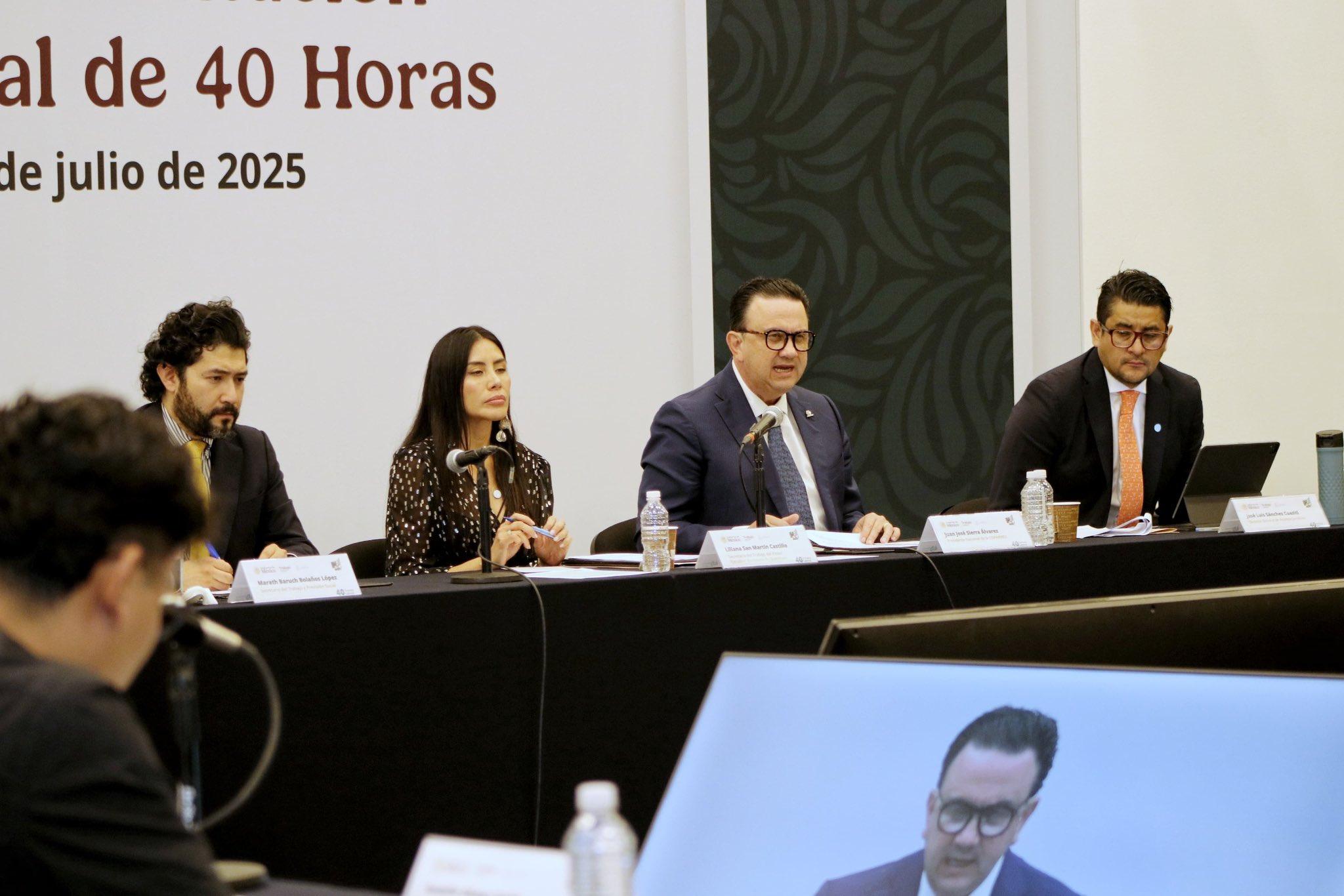 Al centro, Juan José Sierra / @Coparmex