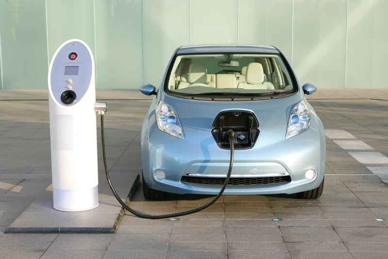 Urgen fortalecer infraestructura para impulsar uso de autos eléctricos