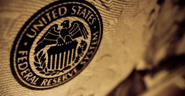 Mantiene Fed sin cambios tasa de interés y destaca solido crecimiento de EU, economía, recesión