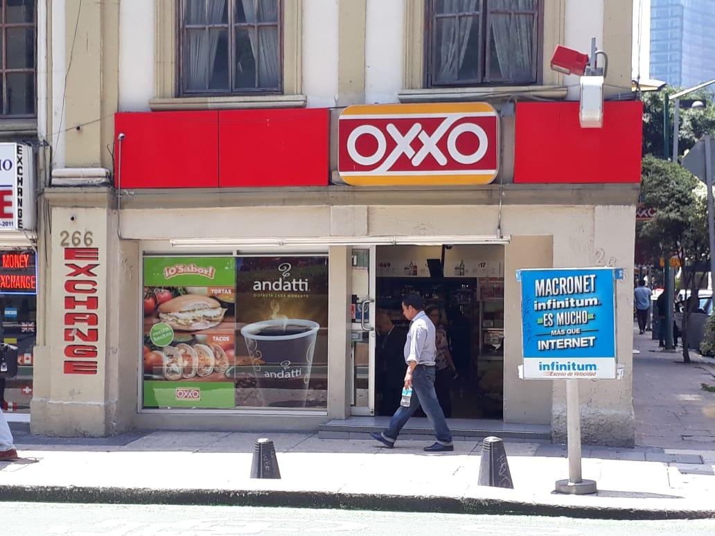 Femsa prepara el terreno para tiendas Oxxo en Brasil