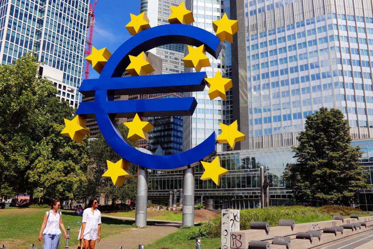 BCE cierra la era de Draghi con recorte a tasa de interés