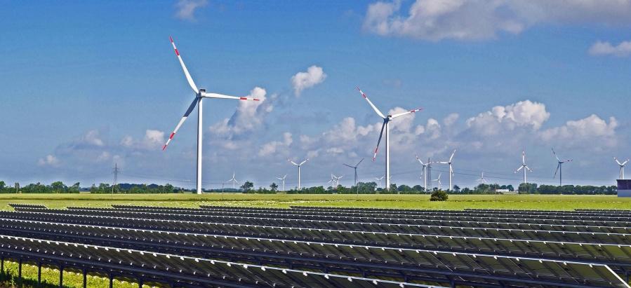 Habrá revisión a subsidios para empresas de energía eólica y solar