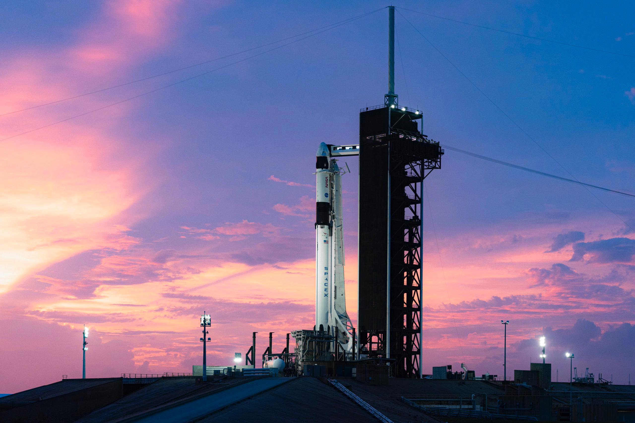 SpaceX se prepara para lanzar a cuatro astronautas al espacio
