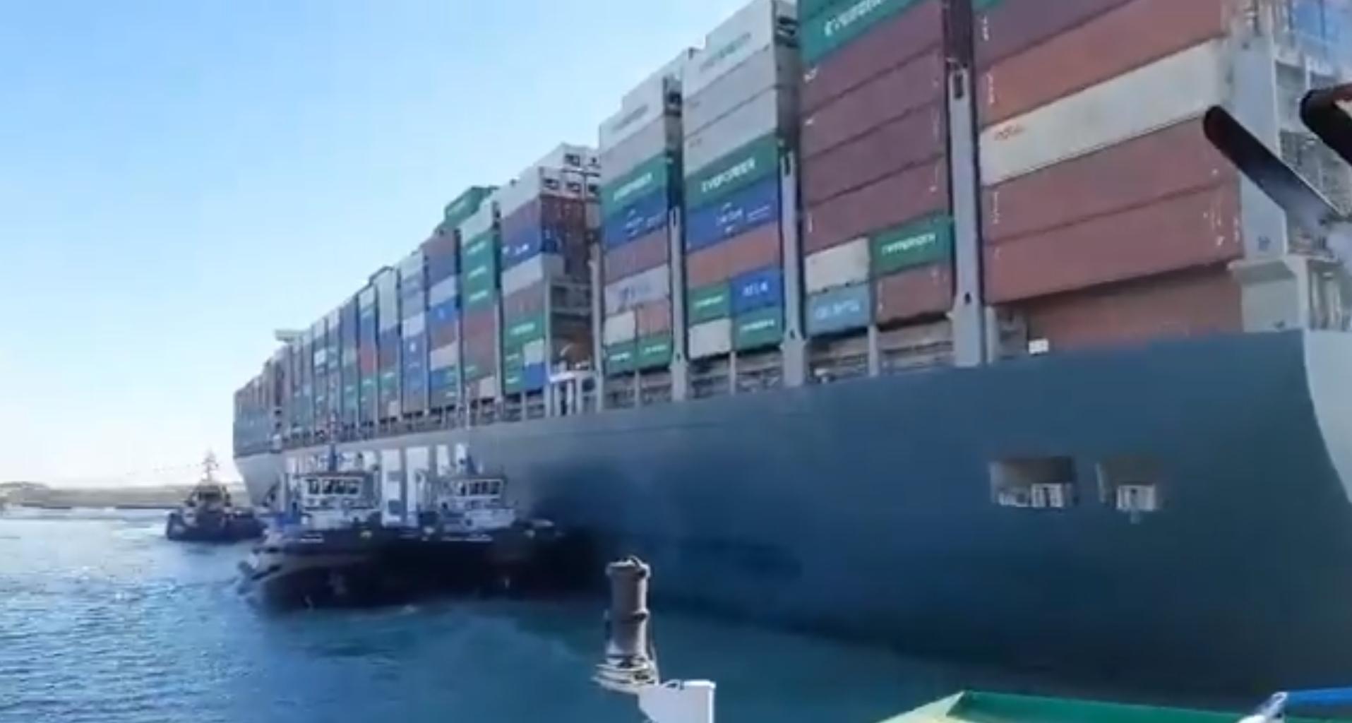 Liberan el Canal de Suez; buque de 220 mil toneladas fue desencallado