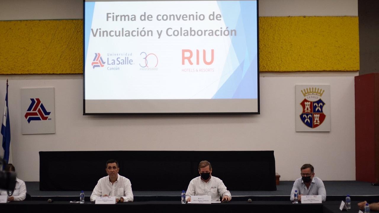 Acuerdo entre Universidad La Salle Cancún y hoteles RIU