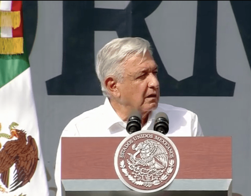 Andrés Manuel López Obrador en la marcha por los 4 años de su gobierno